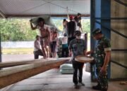 Babinsa Koramil 0823-06 Kendit Lakukan Monitoring Masuknya 140,7 Ton Beras di Gudang Bulog Klatakan