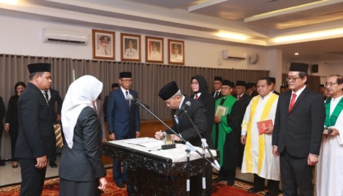 Bupati Ipuk Fiestiandani Melantik Tujuh Pejabat Pimpinan Tinggi Pratama di Lingkungan Pemkab Banyuwangi