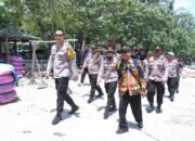 Sebagai Bentuk Pengabdian Pada Masyarakat, Kapolres Situbondo Pantau Arus Balik di Rest Area Wisata Pantai Pasir Putih, Siapkan Perahu Karet untuk Keselamatan
