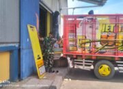 Pendampingan Babinsa Arjasa, Pastikan Distribusi Beras Berjalan Lancar