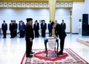 Pelantikan dan Pengambilan Sumpah Jabatan Pimpinan Tinggi Pratama Pemkab Jember, Bupati Lantik 17 Pejabat dan Serahkan 4 SK Plt, Termasuk Gatot Triyono Sebagai Kadis Plt Perhubungan   ‎