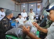 Tinjau Program Mening Deh di Desa Tumpuk, Mas Wabup Syah Apresiasi Pemdes Dukung Akses Layanan Publik