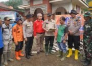 Pemkab Trenggalek Serahkan Santunan Kepada Keluarga Korban Longsor di Desa Depok