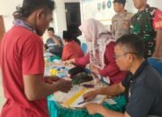 Babinsa Koramil 0823/17 Banyuglugur Kawal Penyaluran BLT-DD, Wujud Kepedulian TNI terhadap Warga Kurang Mampu