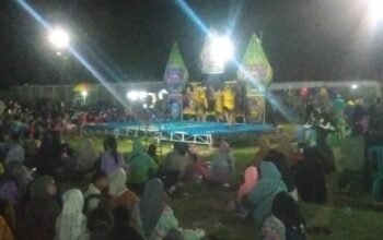 Ketika Tontonan Warisan sang Leluhur di Acara Selamatan Desa Hadir, Warga Lupakan Gadget Sejenak   ‎
