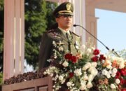 Upacara Penurunan Bendera Merah Putih Peringatan HUT ke-80 RI di Situbondo Berlangsung Khidmat