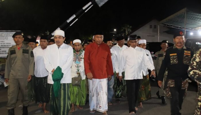 Kebersamaan Letkol Inf Tri Wiratno Dalam Maulid Nabi Bersama Bupati dan Para Ulama