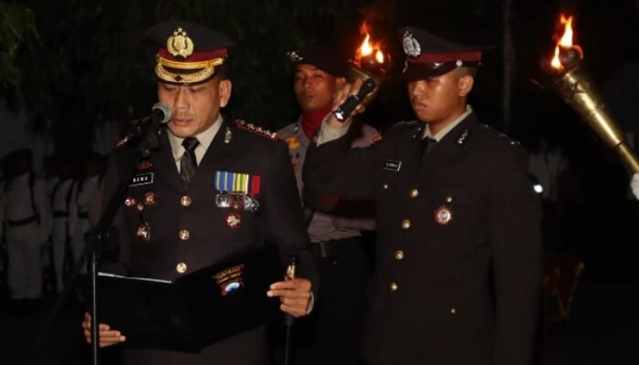 Kapolresta Banyuwangi Pimpin Apel Kehormatan dan Renungan Suci di TMP Patrang Sambut HUT ke-80 RI