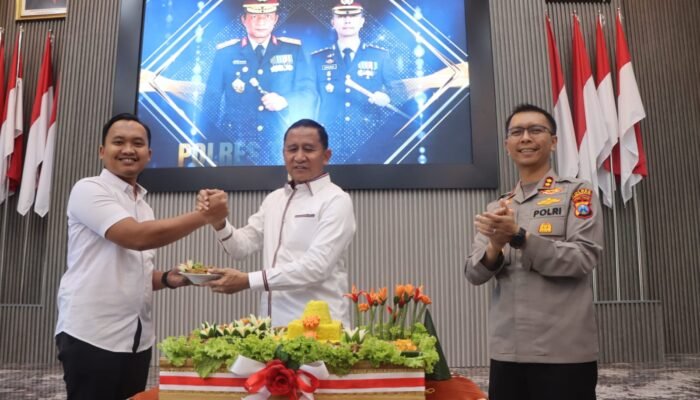 Polres Trenggalek Gelar Tasyakuran Ulang Tahun Anggota