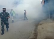 Babinsa Koramil 0823/09 Jangkar Dampingi Fogging di Desa Jangkar