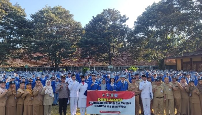 Polresta Banyuwangi Bersama Pelajar SMA/SMK Serentak Gelar Deklarasi Anti Kekerasan dan Tawuran