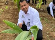 Dukung Program Ketahanan Pangan, Kalapas Banyuwangi Ikuti Penanaman Bibit Pohon Kelapa Serentak di SAE Ngajum