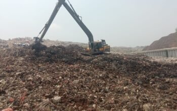 Longsor nya Tempat Pembuangan sampah sumur batu (TPA)