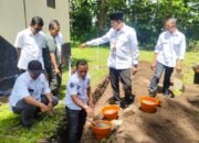 Perhutani Bondowoso Resmikan Pembangunan Musholla As Syajaroh Melalui Peletakan Batu Pertama