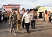 Kapolri Dampingi Presiden Prabowo Tinjau Pengungsian Korban Banjir di Tapanuli Tengah