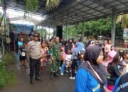 Babinsa Koramil 0823/02 Panji Bersama Bhabinkamtibmas Amankan Jalan Santai Hari Ibu di Desa Panjikidul