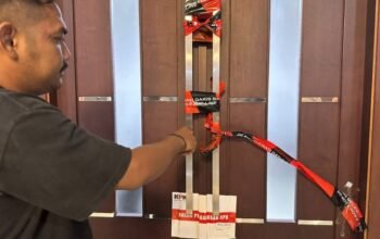 Tiga Penyidik KPK Segel Ruang Kerja Bupati Bekasi