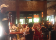 Reuni Alumni SMEA Trunojoyo Jember di Rumah Makan Terapung