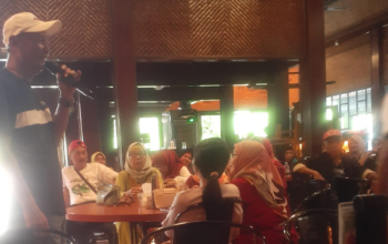 Reuni Alumni SMEA Trunojoyo Jember di Rumah Makan Terapung