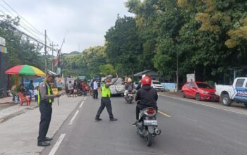 Satlantas Polres Situbondo Amankan Arus Lalu Lintas Pantai Pasir Putih,Antisipasi Kepadatan Wisata