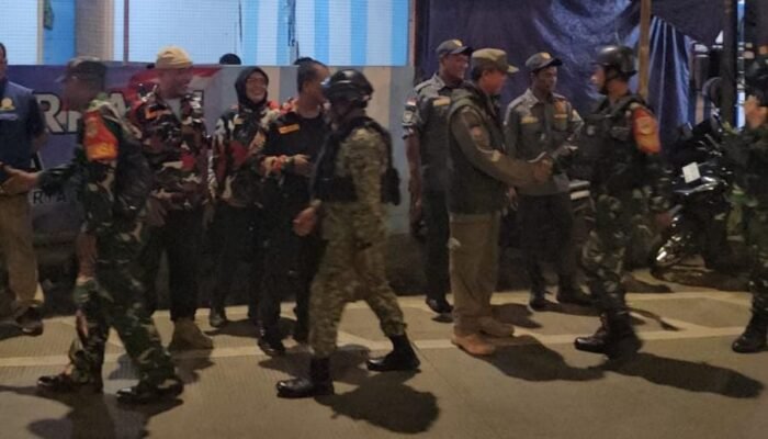 Patroli dan Siskamling Keliling di Ciracas untuk Ciptakan Keamanan