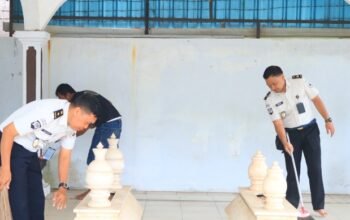 Jelang Ramadan, Masjid Dekat SAE Paswangi Jadi Sasaran Aksi Bersih-bersih Warga Binaan