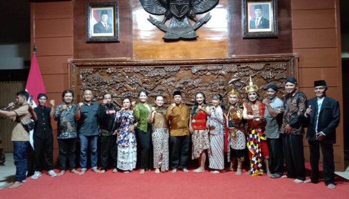 Menolak Lupa, Fragmen Ketoprak Pamengku Adat Manggolo Budoyo Pentas di Pendopo Trenggalek