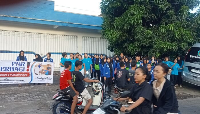 PMR SMPN 2 Purwoharjo Ikut Gerakan Serentak Berbagi Takjil Se-Banyuwangi