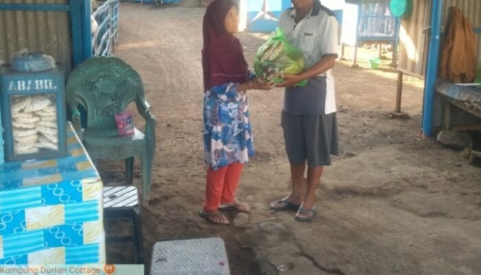 Bantu Warga di Bulan Ramadhan, Pengusaha Pertambangan Bagikan Sembako Kepada Warga di Dusun Pakis Kecamatan Songgon Kabupaten Banyuwangi