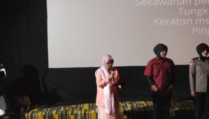 PEMBACAAN PUISI “REVOLUSI GADIS GADIS SANGGUL” KARYA NIMAS REDISTI  SEMARAKKAN ‘TGX WOMAN SUMMIT 20026’ DAN PERINGATAN HARI KARTINI TRENGGALEK