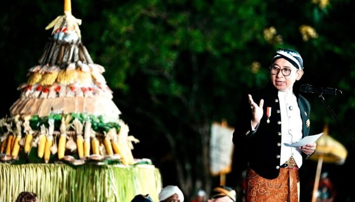 Menbud : Pemasangan Chattra di Borobudur Masih Dikaji Mendalam