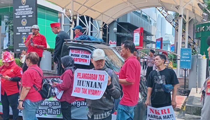 PWDPI Gelar Aksi Damai di Depan Gedung Imigrasi Kuningan, Soroti Tenaga Kerja Asing