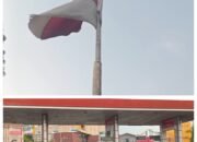 Kota Bekasi Bendera Merah Putih Robek, Kusut, dan Kusam Masih Berkibar di SPBU 34-17124 Rawalumbu