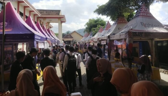 Gelar Karya hingga Job Fair, SMKN 2 Trenggalek Dorong Lulusan Siap Kerja dan Kreatif