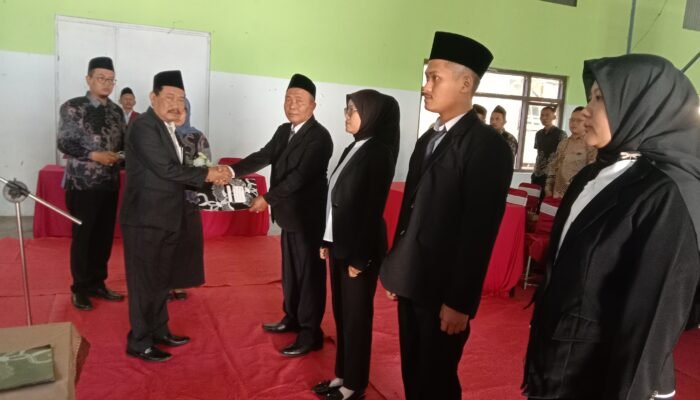 Empat Perangkat Desa Jatiprahu Dilantik, Kades Tekankan Pelayanan dan Amanah kepada Masyarakat