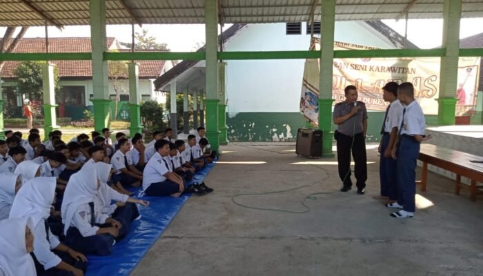 Hari Pertama MPLS, Polres Trenggalek Beri Edukasi Kamtibmas dan Bahaya Narkoba kepada Pelajar Baru