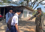 Satpol PP Trenggalek Intensifkan Pendekatan Humanis: Edukasi PKL Jalan Soetran dan Siswa Bolos Sekolah