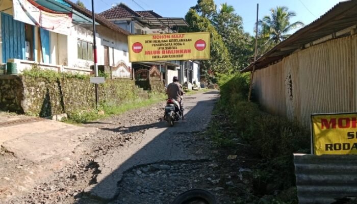 Jalan Kabupaten Songgon–Plantaran Hancur Total, Mobil dan Truk Dilarang Melintas, Warga Tagih Aksi Nyata Pemkab Banyuwangi