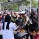 Dukung UMKM, Polres Trenggalek Gelar Dahar Gratis di Pasar Pon