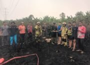 Kebakaran Lahan Milik Warga di Bantargebang, Yonarmed 7/Biringgalih Kerahkan Mobil Damkar