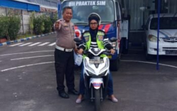 Polresta Denpasar Perkuat Pelayanan, Pemohon SIM Diberikan Pengarahan Tahapan Uji Praktik