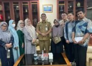 Warga Telaga Harapan RW 11 Terdampak Penggusuran Underpass Metland Diterima PLT Bupati di Kantor Bupati