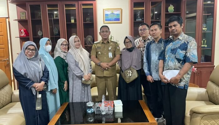 Warga Telaga Harapan RW 11 Terdampak Penggusuran Underpass Metland Diterima PLT Bupati di Kantor Bupati