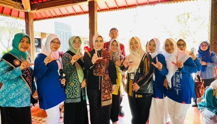 150 Anak Sulap Serbuk Kayu Jadi Karya Motif Ukir