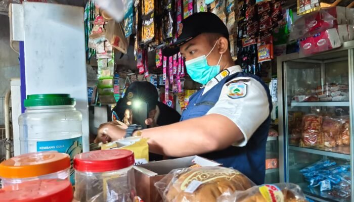 Ribuan Batang Rokok Ilegal Ditemukan di Satu Toko di Keling