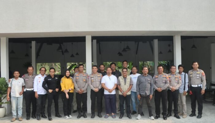 Ngopi﻿ bareng Awak Media, Kasatlantas Ungkap Peran Strategis Media Wujudkan Kamseltibcarlantas