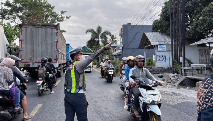 Dari Rekayasa Lalu Lintas hingga Tambahan Kapal, Penanganan Antrean Ketapang Dibahas Lintas Instansi