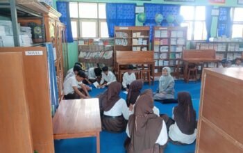 SEKAR ARUM, Gerakan SMPN 3 Genteng Mengubah Buku Menjadi Gagasan dan Karya