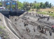 Debit Air Turun Drastis, Waduk Singir Banyuwangi Lakukan Pengglontoran Air dan Sedimen
